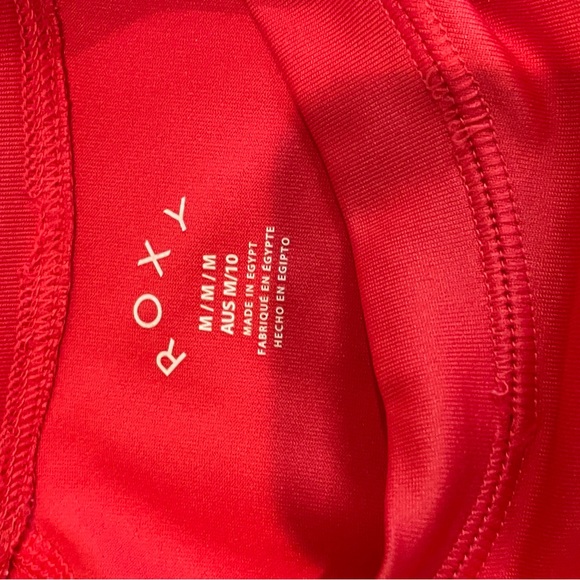 Roxy Women’s Red Rash Guard medium - Picture 4 of 4